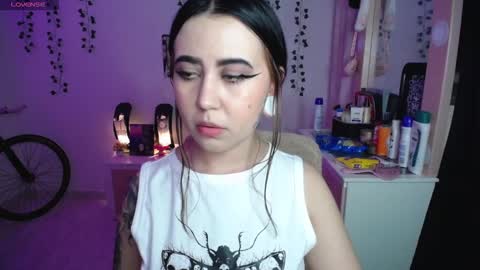 Snapshot of sunset_pienk chatting on 01/19/26, 04:27 Sunset online show from 01/19/26, 04:27