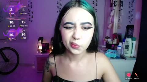 Snapshot of sunset_pienk chatting on 04/06/26, 05:41 Sunset online show from 04/06/26, 05:41