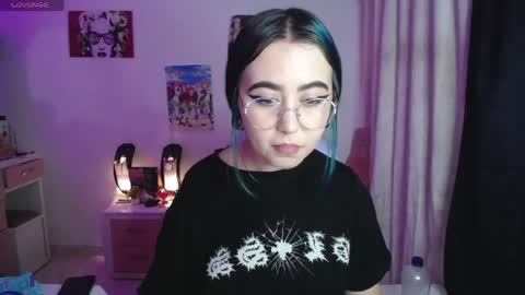 Snapshot of sunset_pienk chatting on 05/27/26, 05:04 Sunset online show from 05/27/26, 05:04