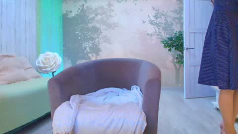 Snapshot of sunshine13_ chatting on 02/07/26, 04:16 Eva online show from 02/07/26, 04:16