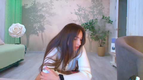 Snapshot of sunshine13_ chatting on 02/24/26, 04:16 Eva online show from 02/24/26, 04:16