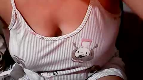 Snapshot of sunshine_38 chatting on 01/04/25, 02:56 sunshine_38 online show from 01/04/25, 02:56