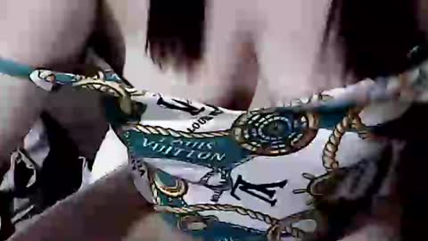 Snapshot of sunshine_38 chatting on 01/08/25, 01:11 sunshine_38 online show from 01/08/25, 01:11