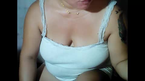 Snapshot of sunshine_38 chatting on 10/16/25, 03:07 sunshine_38 online show from 10/16/25, 03:07