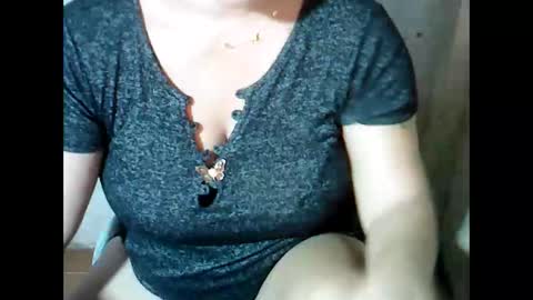 Snapshot of sunshine_38 chatting on 10/29/25, 09:38 sunshine_38 online show from 10/29/25, 09:38