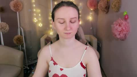 Snapshot of sunshine_blaze chatting on 04/24/26, 01:35 Alice online show from 04/24/26, 01:35