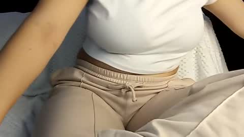 Annie online show from 03/09/25, 08:42