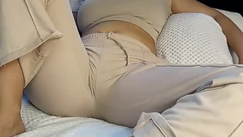 Annie online show from 03/10/25, 08:12