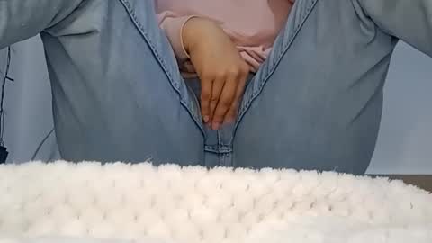 Annie online show from 02/26/26, 06:29