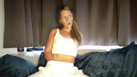 Ava online show from 02/19/25, 04:00