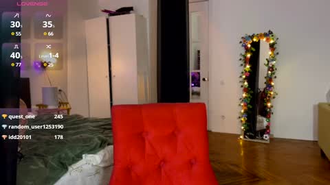 Snapshot of sunshine_lina chatting on 12/12/24, 12:16 Lina online show from 12/12/24, 12:16