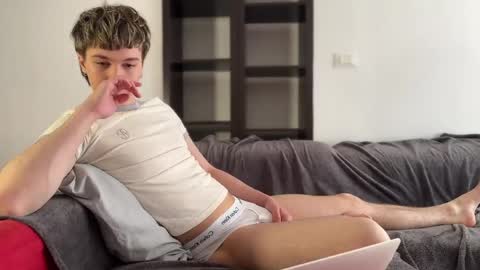 Snapshot of sunshinealex chatting on 04/08/26, 10:04 sunshinealex online show from 04/08/26, 10:04