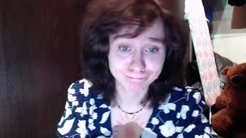 Snapshot of sunshinehella chatting on 12/02/24, 10:18 Hella online show from 12/02/24, 10:18