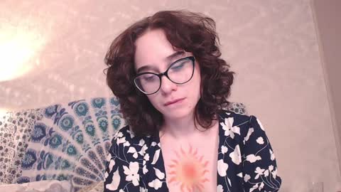 Snapshot of sunshinehella chatting on 12/30/24, 10:10 Hella online show from 12/30/24, 10:10