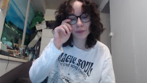 Snapshot of sunshinehella chatting on 01/20/25, 10:29 Hella online show from 01/20/25, 10:29