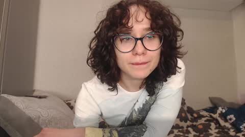 Snapshot of sunshinehella chatting on 01/25/25, 11:34 Hella online show from 01/25/25, 11:34