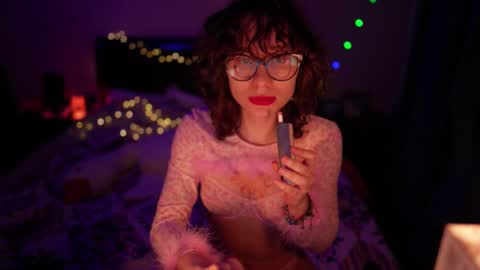 Snapshot of sunshinehella chatting on 02/21/25, 04:48 Hella online show from 02/21/25, 04:48