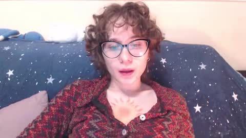 Snapshot of sunshinehella chatting on 11/23/25, 11:32 Hella online show from 11/23/25, 11:32