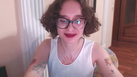 Snapshot of sunshinehella chatting on 03/04/26, 12:22 Hella online show from 03/04/26, 12:22