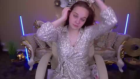 Lola online show from 11/23/25, 09:53