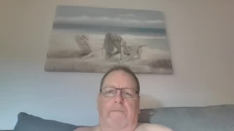 Snapshot of sunspotbaby chatting on 11/23/25, 04:01 Sunspotbaby online show from 11/23/25, 04:01