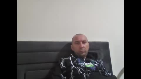 super42835015 online show from 10/03/25, 05:21