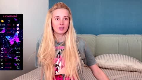 Snapshot of super_peach_stream chatting on 12/03/24, 11:01 ANNApvt open full info in bio online show from 12/03/24, 11:01