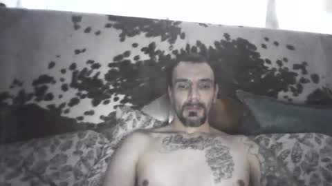 Snapshot of superd512 chatting on 01/13/25, 05:44 Guero Cash online show from 01/13/25, 05:44