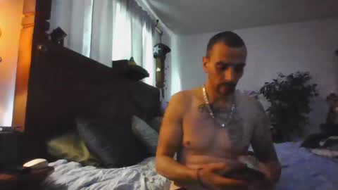 Snapshot of superd512 chatting on 10/10/25, 01:32 Guero Cash online show from 10/10/25, 01:32