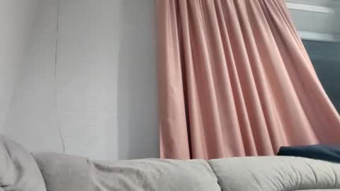 Annie online show from 12/25/24, 04:22