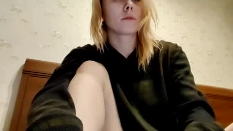 Annie online show from 01/27/25, 01:52