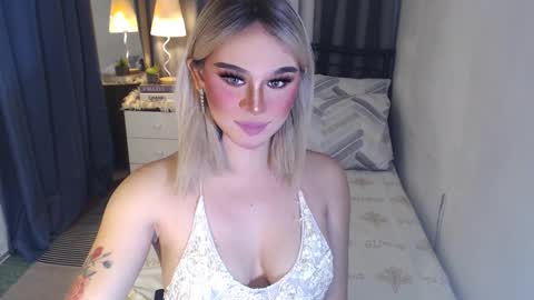 Snapshot of superh0tangelxx chatting on 02/10/26, 05:00 CARMINA online show from 02/10/26, 05:00