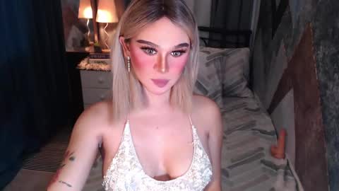 Snapshot of superh0tangelxx chatting on 02/23/26, 12:30 CARMINA online show from 02/23/26, 12:30