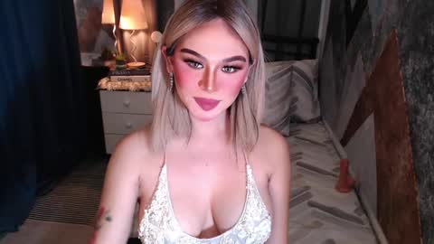 Snapshot of superh0tangelxx chatting on 03/13/26, 01:45 CARMINA online show from 03/13/26, 01:45