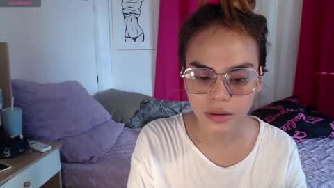 Snapshot of superhotvaleria chatting on 11/13/25, 05:17 Im val online show from 11/13/25, 05:17