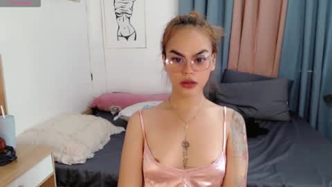 Snapshot of superhotvaleria chatting on 01/09/26, 06:38 Im val online show from 01/09/26, 06:38