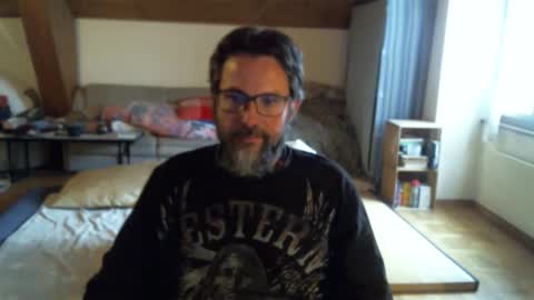 Snapshot of supersquirrel81 chatting on 10/04/25, 12:36 supersquirrel81 online show from 10/04/25, 12:36