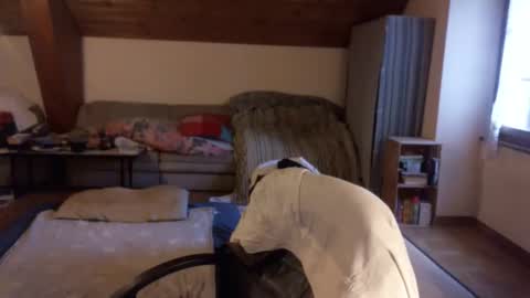 supersquirrel81 online show from 10/11/25, 06:34