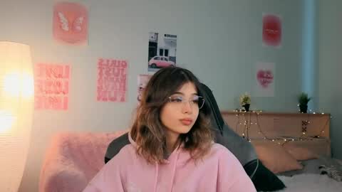Sara online show from 05/03/26, 01:06