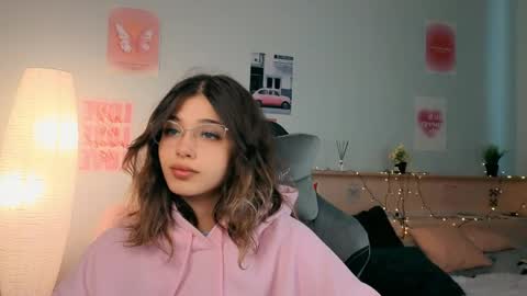 Sara online show from 05/04/26, 01:07