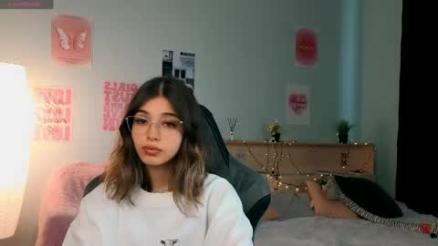 Sara online show from 05/15/26, 01:29