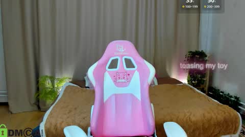Snapshot of susan__clark chatting on 09/21/25, 12:23 Annie online show from 09/21/25, 12:23