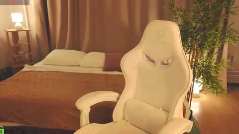 Annie online show from 02/20/26, 01:35