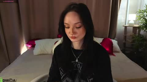Annie online show from 05/01/26, 01:21