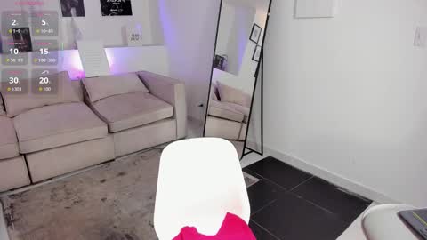 Snapshot of susan_blond chatting on 01/12/26, 12:32 susan_blond online show from 01/12/26, 12:32