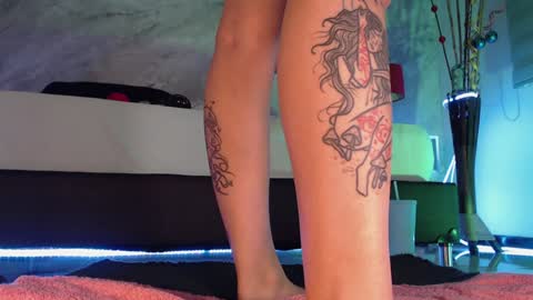 Snapshot of susan_hottie_ chatting on 12/18/24, 10:46 online show from 12/18/24, 10:46