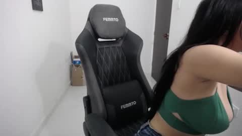 Snapshot of susana254 chatting on 02/22/25, 03:25 susana lopez online show from 02/22/25, 03:25