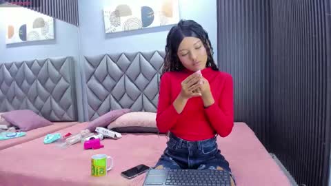 Snapshot of susana_sanchezz chatting on 03/18/26, 11:57 susana_sanchezz online show from 03/18/26, 11:57