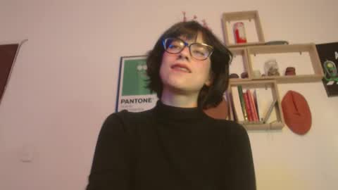 Snapshot of susana_w chatting on 12/22/25, 10:18 susana_w online show from 12/22/25, 10:18