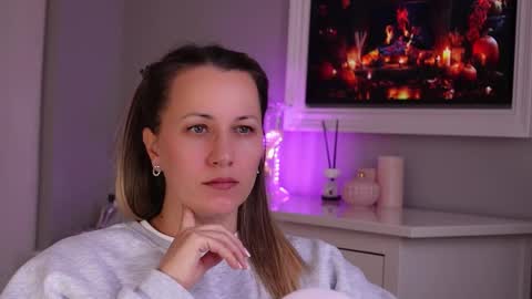 Snapshot of susanjewel chatting on 11/25/25, 07:52 SusanJewel online show from 11/25/25, 07:52